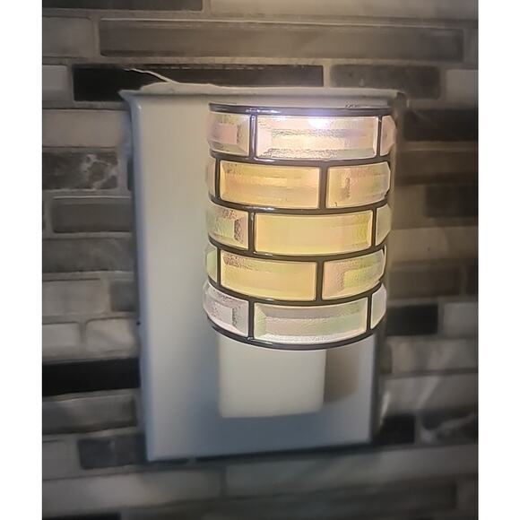 Bath & Body Works Wallflower Diffuser Plug-in Light-up iridescent Brick pattern - Picture 2 of 8